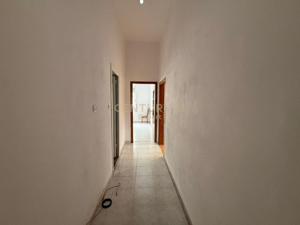 JAPIM ME QIRA APARTAMENT 3+1 PER ZYRA PRANE TAIWANIT !