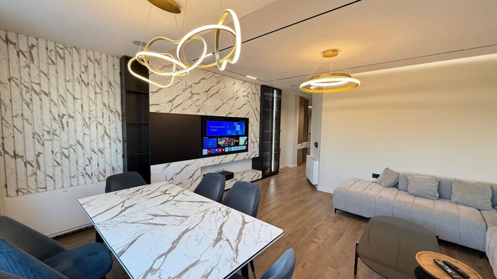 2+1,arredato per la prima volta,giardino zoologico,1300 euro