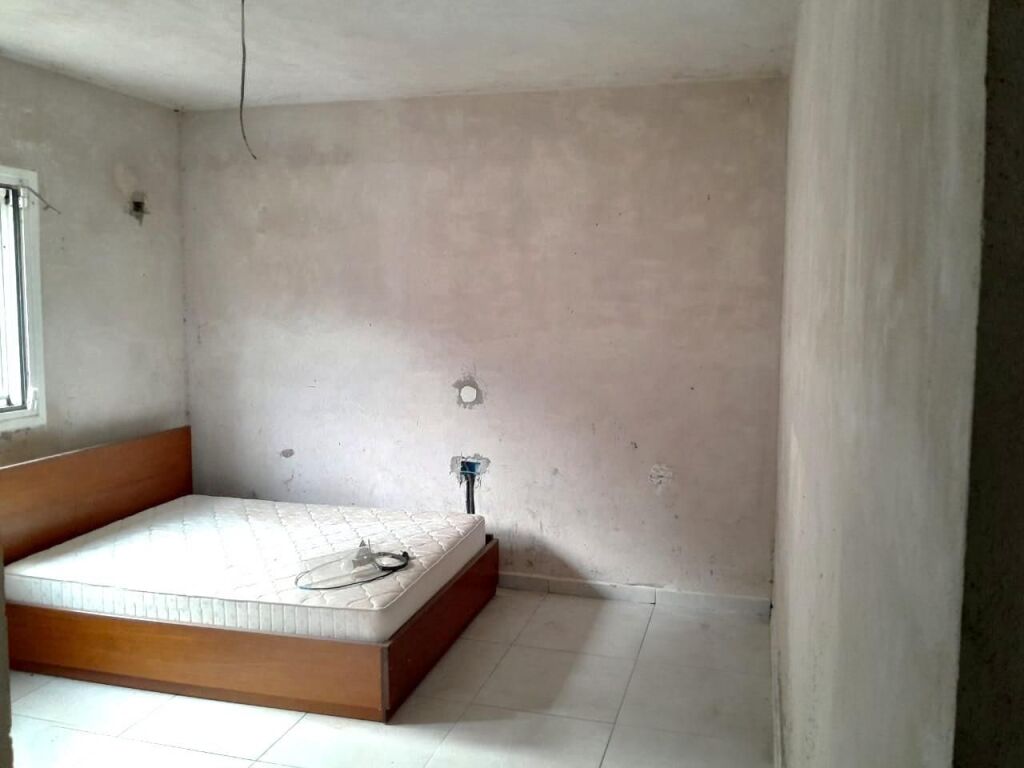 Shtepi private + Toke Ilias