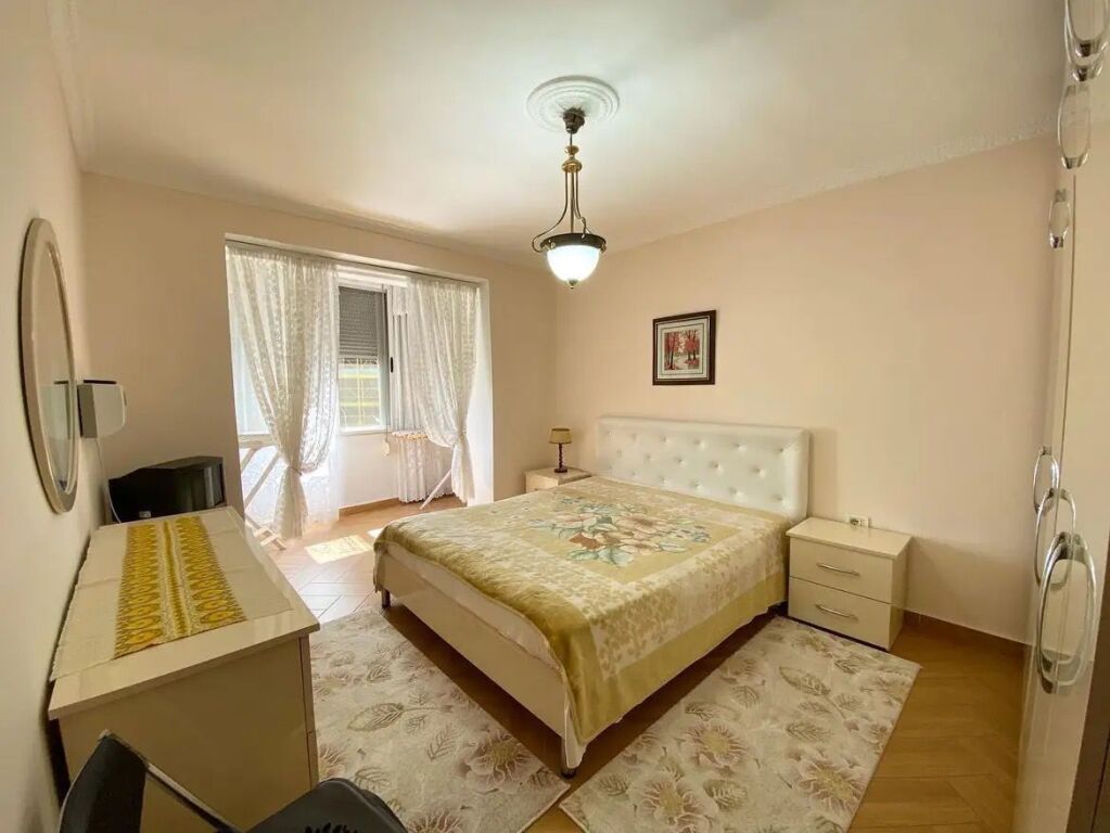 🏢Mine Peza Street, near the Tirana Prosecutor's Office, furnished 1+1 apartment for rent. 55,000 Lek