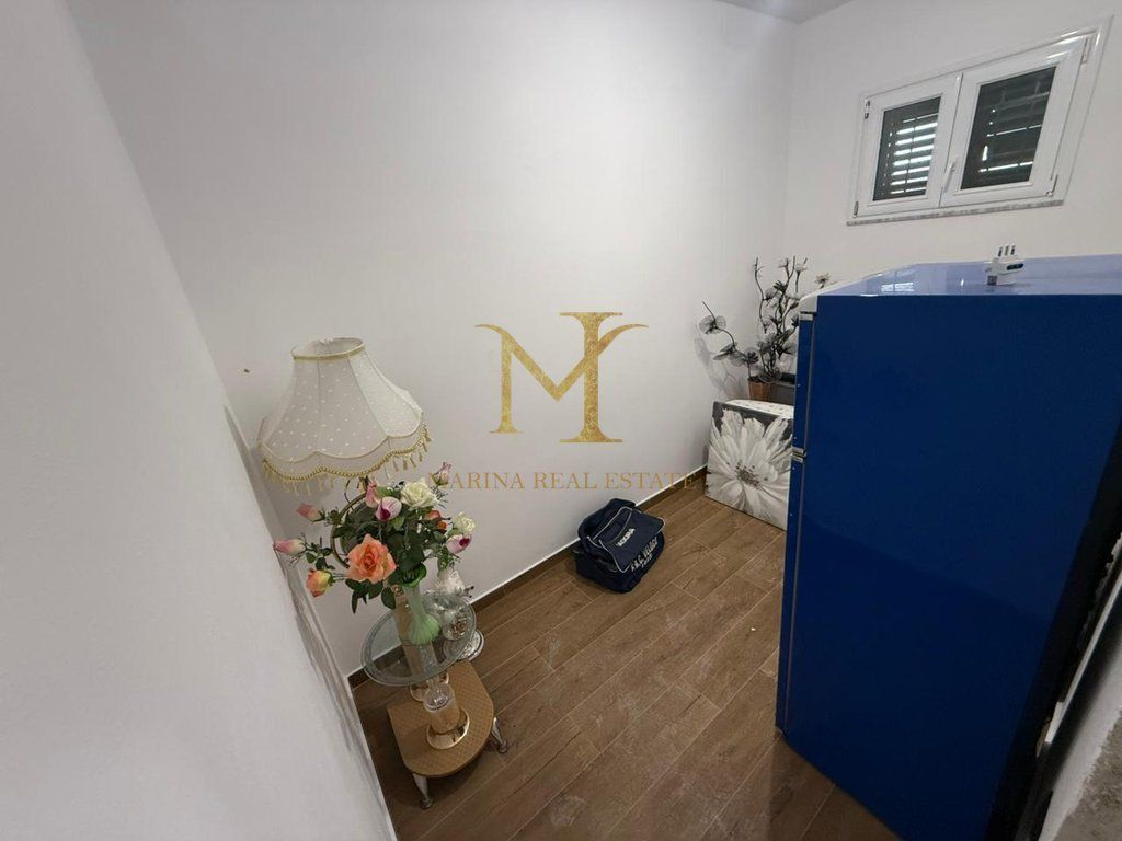 VILLA FOR RENT ON THE RAILWAY BEACH !!