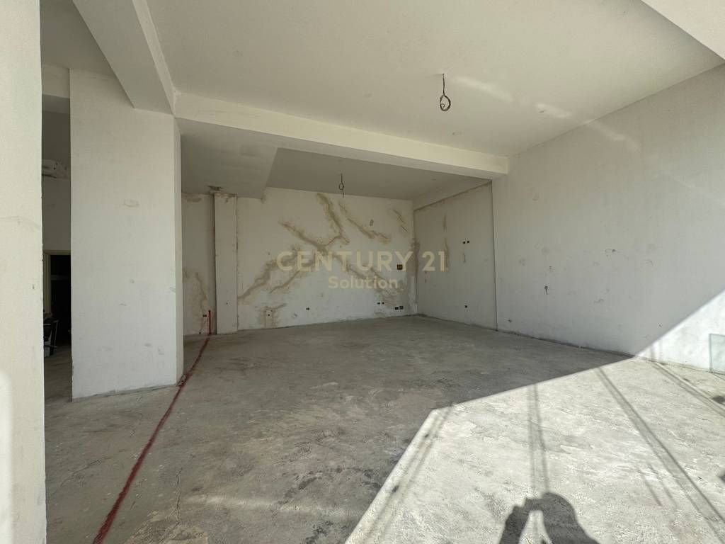 NJESI BIZNESI PER SHITJE NE YZBERISH