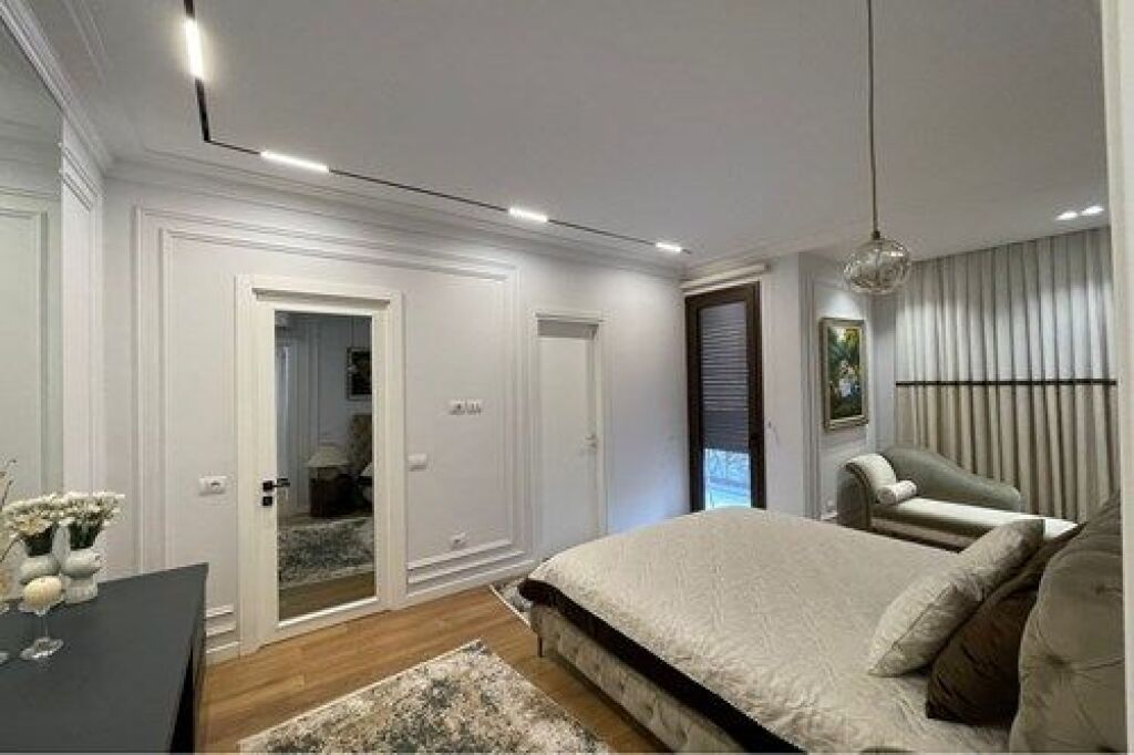 Apartament 2+1+2 me qira në qendër të Tiranës