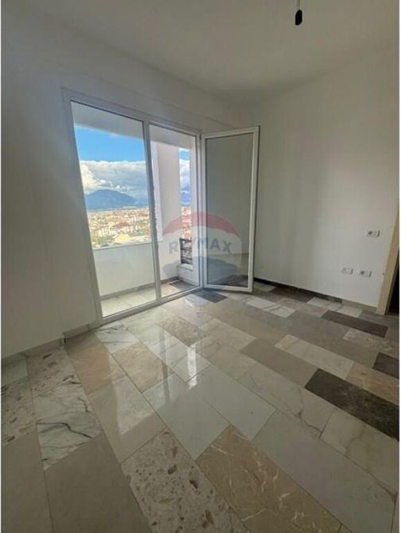 Apartament - Për Shitje - Pallatet e Verdha, Tiranë(ID: 530551001-377)
