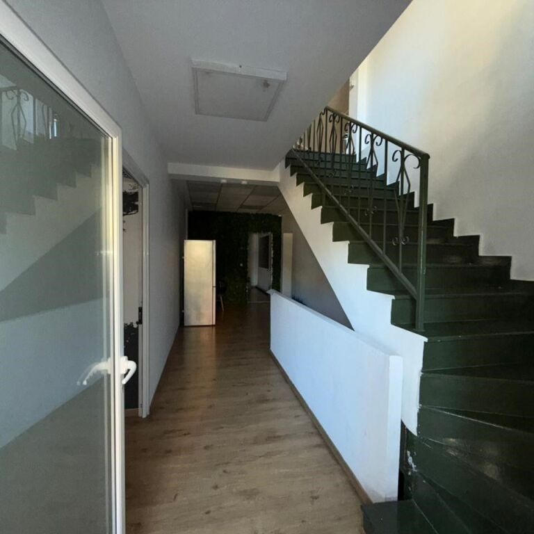 UFFICIO IN AFFITTO – VIA SAMI FRASHËRI, 311m² + PARCHEGGIO – €3000/mese