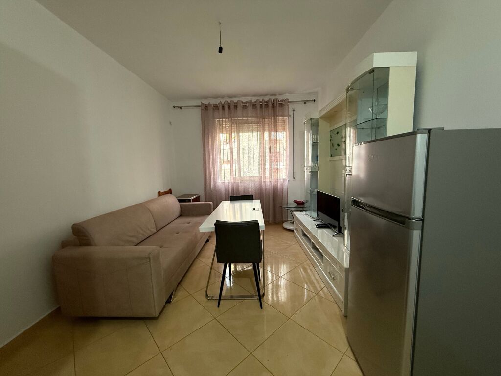 Appartamento - In Affitto - Yzberisht