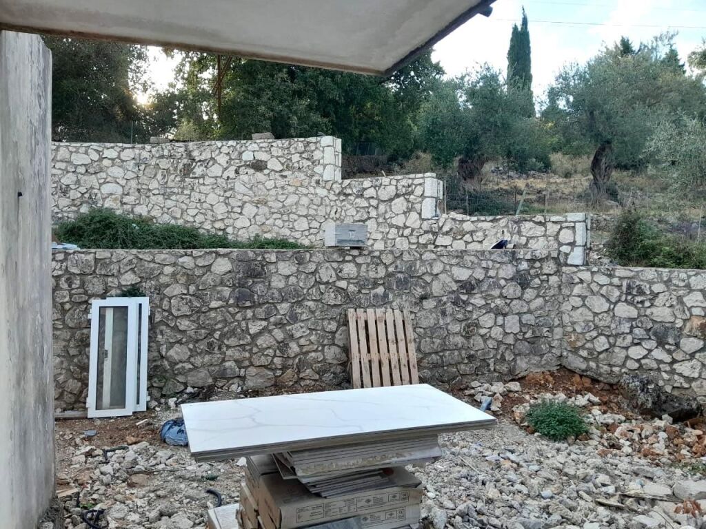 Shtepi private + Toke Ilias