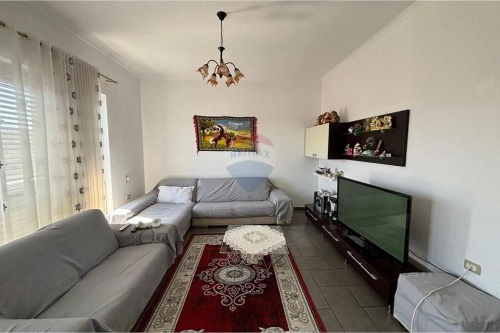 🏡 Vilë 3-Katëshe në Shitje – Llakatund, Vlorë