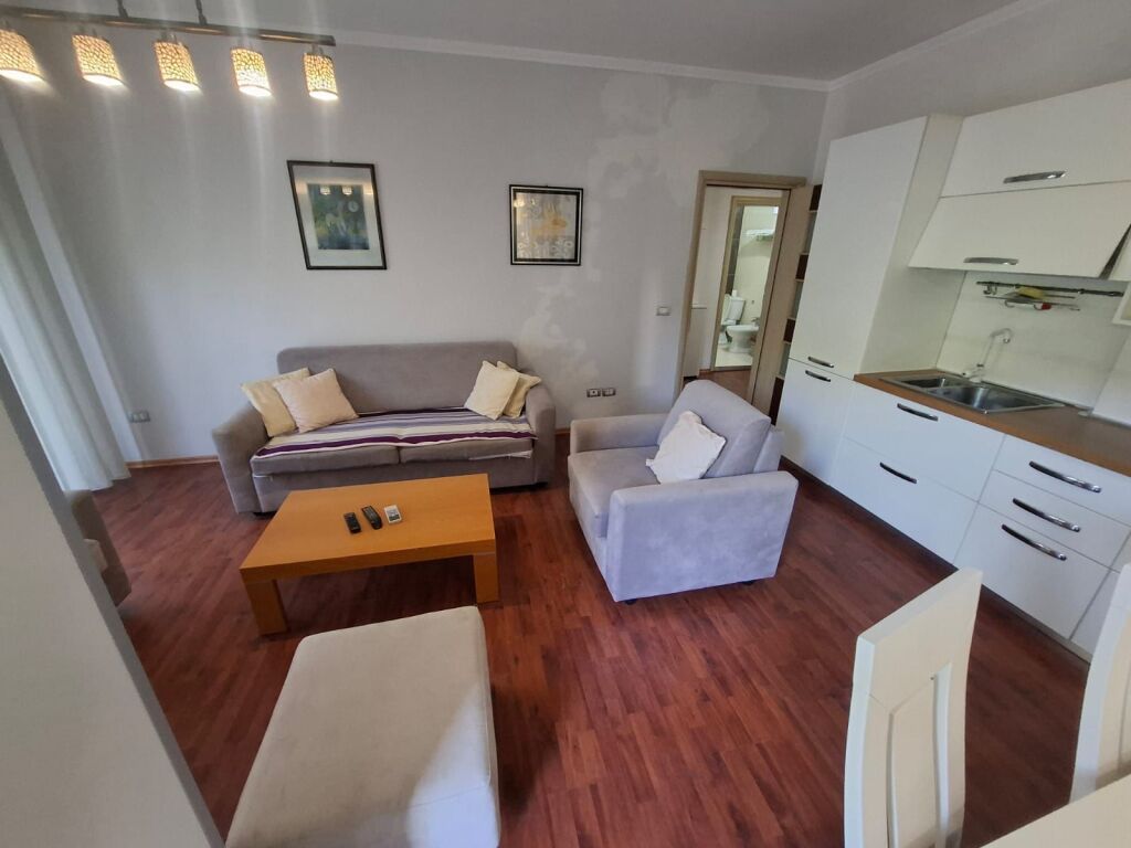 Vendesi in vendita 1+1 vicino a Shkembi i kavajes