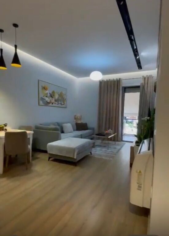 Shitet apartament 1+1 kompleksi Delijorgji