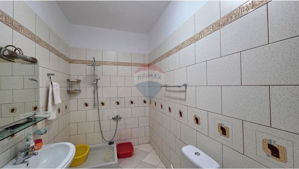 Apartament 3+1+2 ne shitje , rruga e Cipajve
