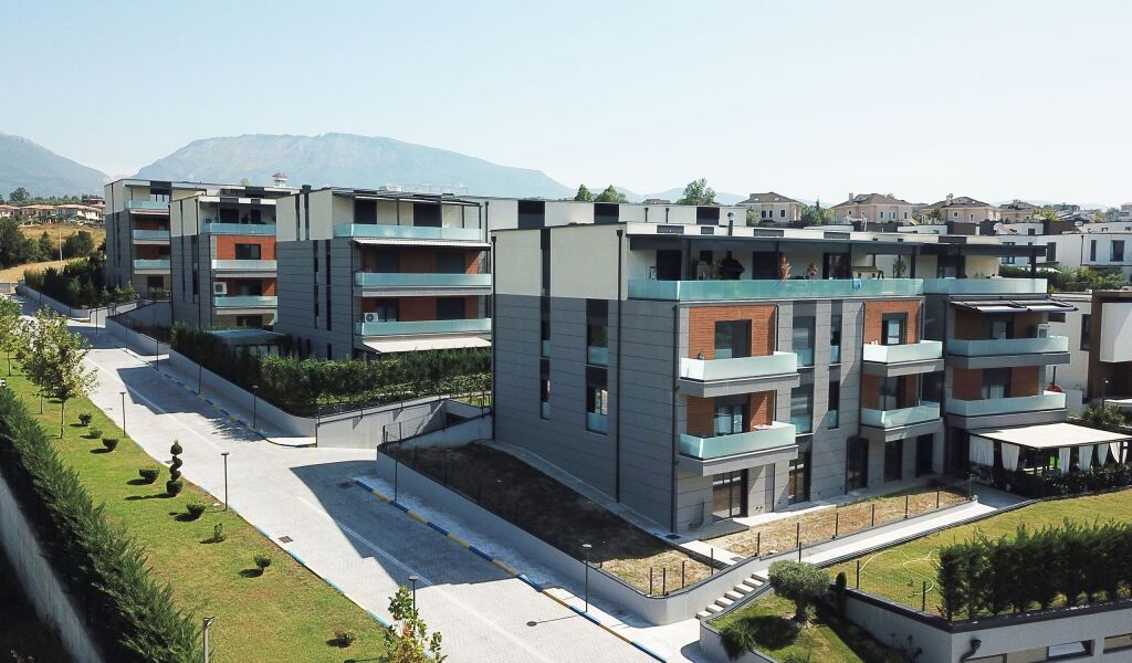 Jepet me qira apartament 1+1 me post parkimi tek Rezidenca Sofia, pranë TEG.