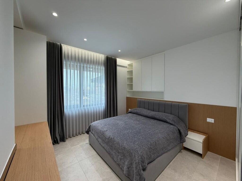 Apartament 1+1+Parking per qira tek Liqeni i Thate.