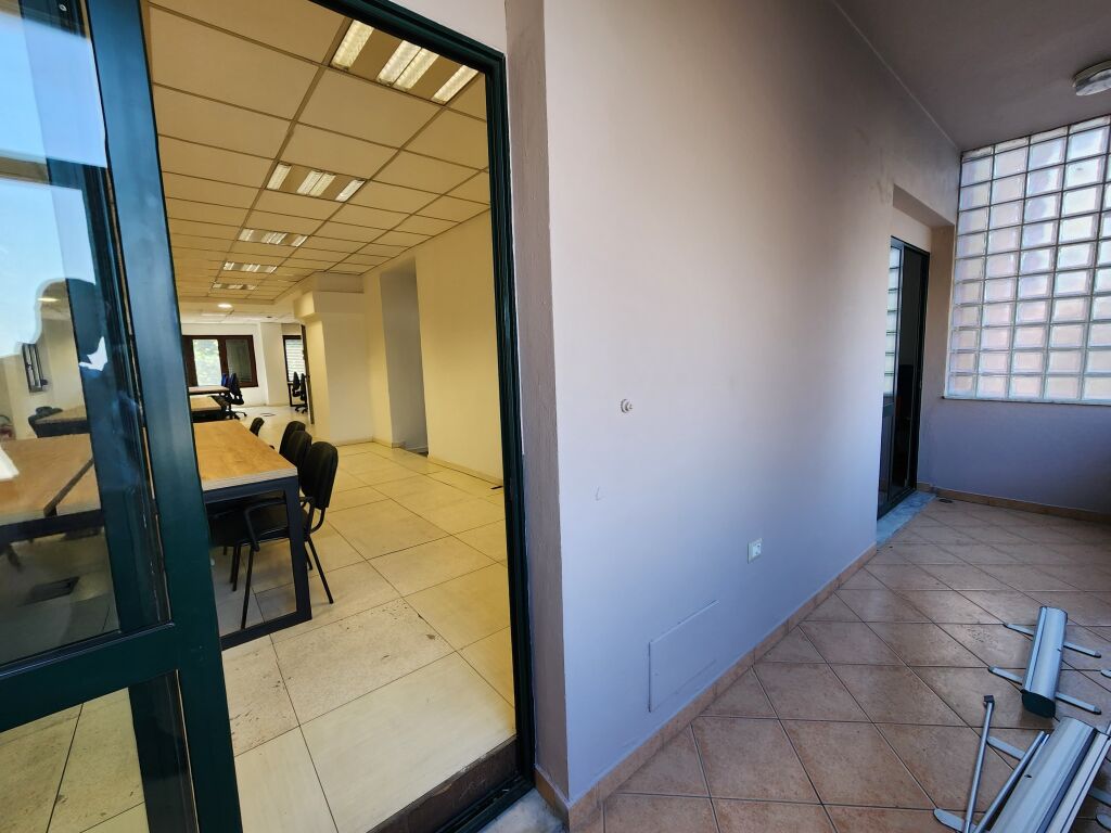 Supreme Office – Ideal Office Space 📍 In front of Delijorgji – Kavaja Street | 420 m² | 3rd Floor | New Building