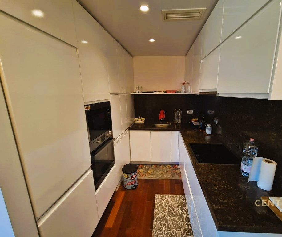 APARTAMENT 2+1+2 TEK RRUGE E KAVAJES!