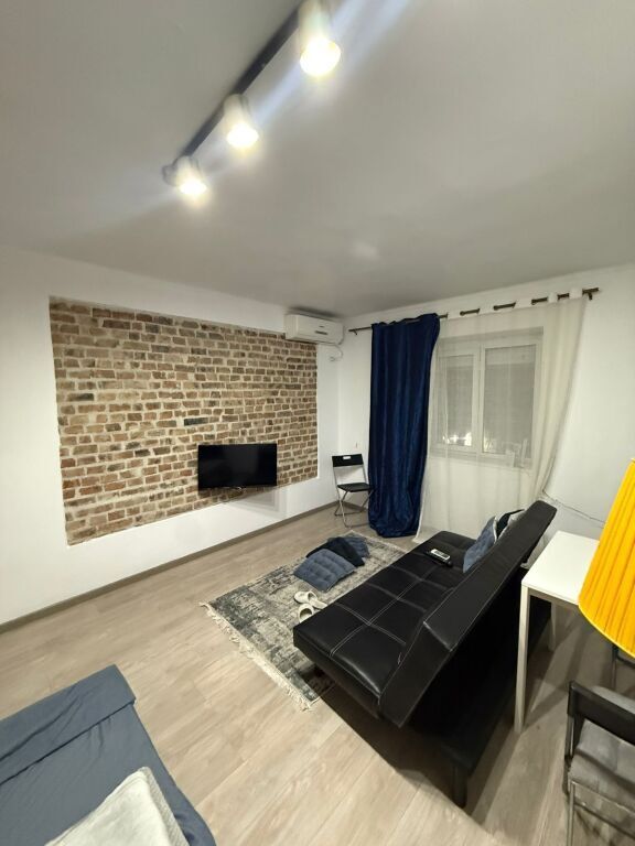 monolocale in affitto in via Durres