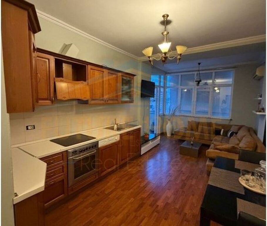 Shitet, Apartament 2+1, Bllok