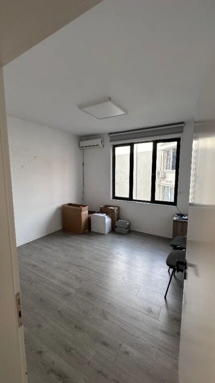 Qera | Ambjent Biznesi | Vasil Shanto | 1200 €/muaj