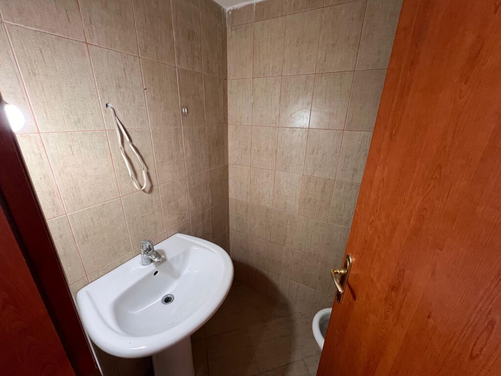 Locale Commerciale in Affitto (114 m²) Open Space 📍 Centro – Black Diamond Hotel | 1.000€/mese | (Selvia, incrocio) | Piano: 0