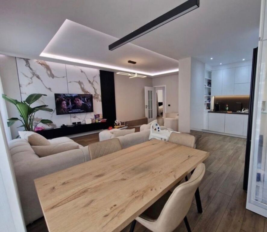 Super Appartamento 3+1 +2 +3 Posti Auto in Affitto – Campo di Aviazione