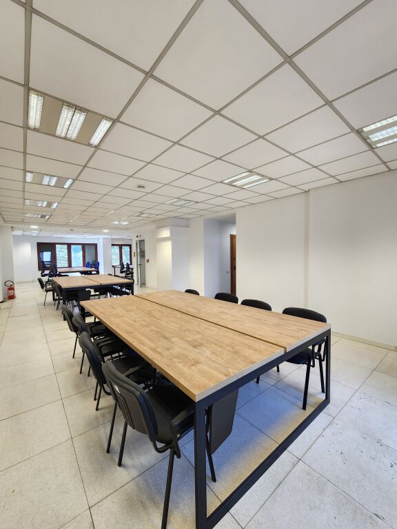 Supreme Office – Ideal Office Space 📍 In front of Delijorgji – Kavaja Street | 420 m² | 3rd Floor | New Building