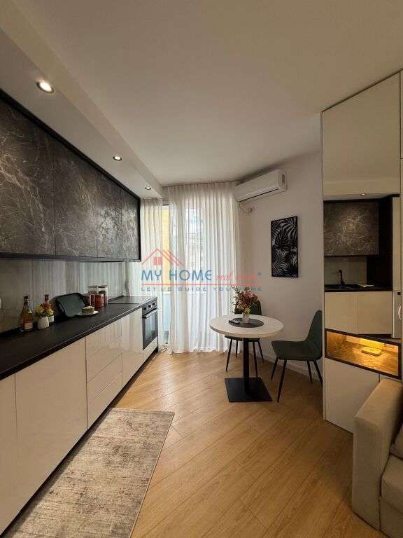 Garsoniere ne shitje prane Kristal Center ne Tirane