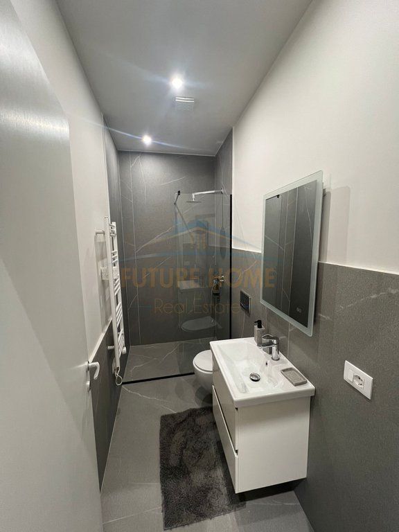 Qera, Apartament 1+1 dhe 2 Garsionere, Komuna Parisit ,Tirane.