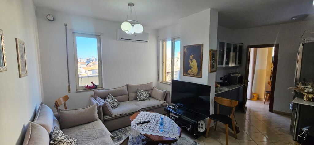 Shitet Apartament 1+1+depo+verande tek Shkolla Mihal Grameno