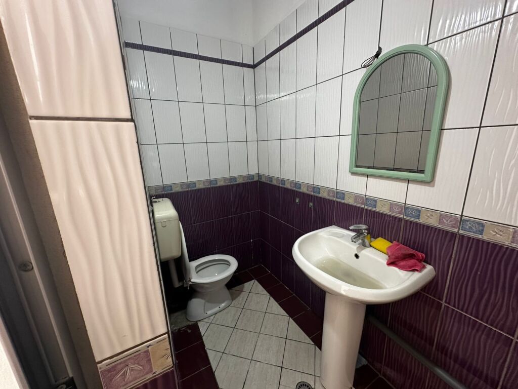 🏢 Dyqan për Shitje – Kali i Trojës, Vlorë