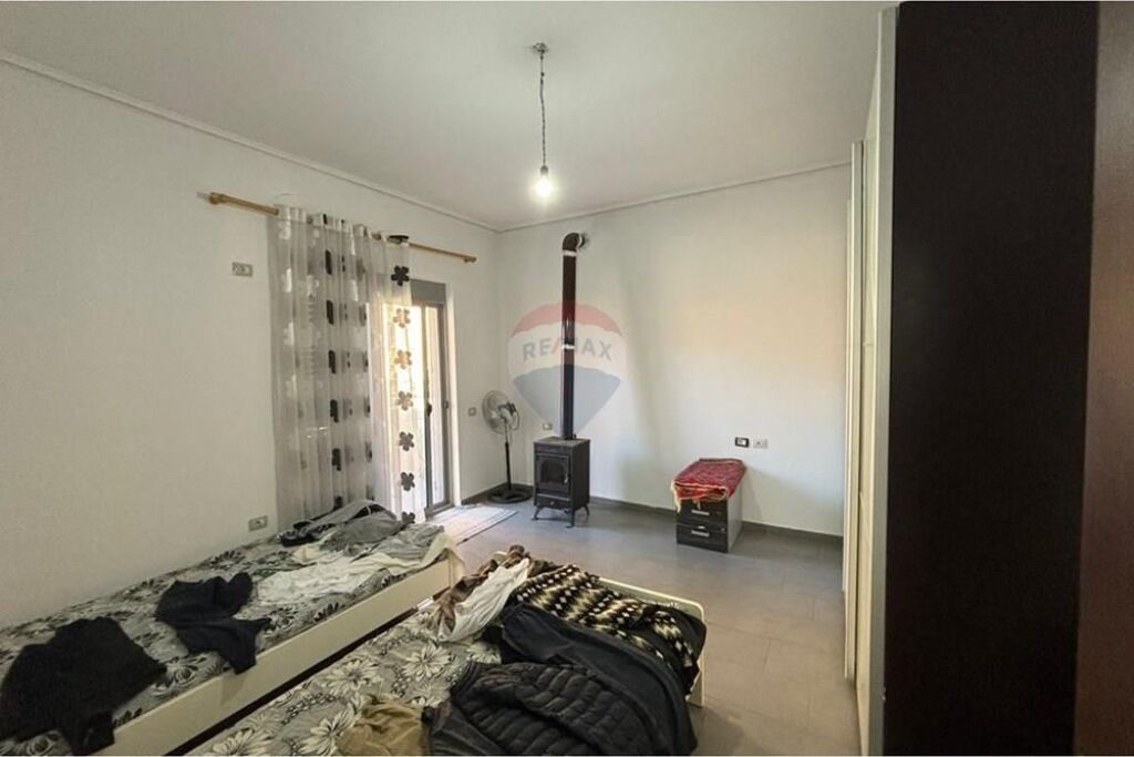 🏡 Vilë 3-Katëshe në Shitje – Llakatund, Vlorë