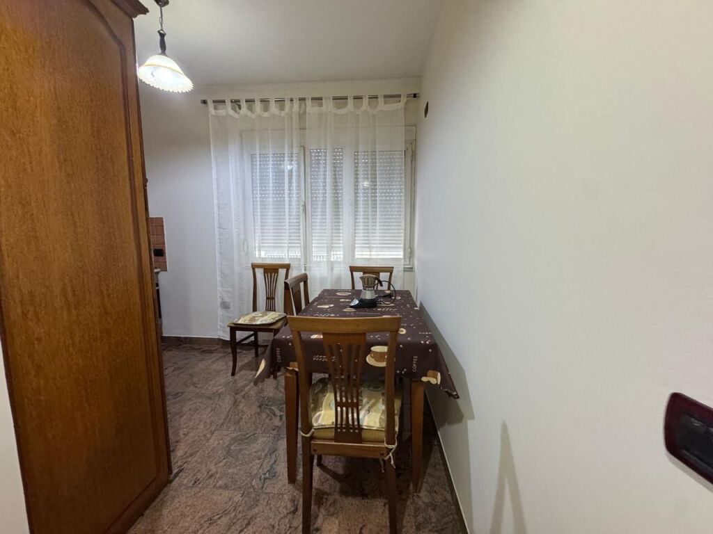 AFFITTASI APPARTAMENTO 1+1 📍 Bllok, Tirana