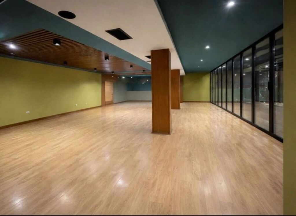 Qera | Ambjent Biznesi Godine 3-kateshe | Sauk | 11200 €/muaj i diskutueshem