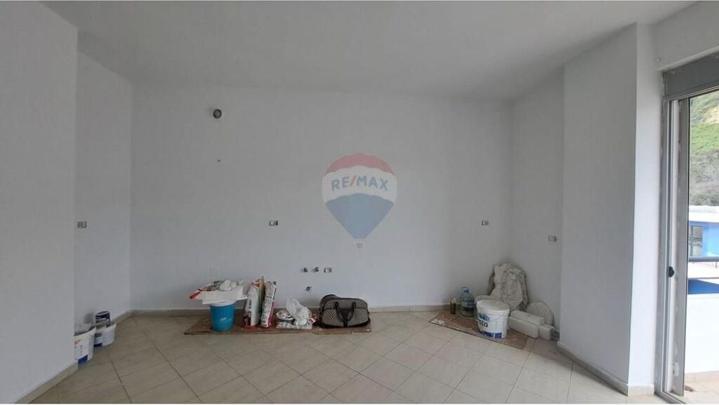 🏠 Apartment 1+1 for Sale – Blv. Ismail Qemali, Vlorë