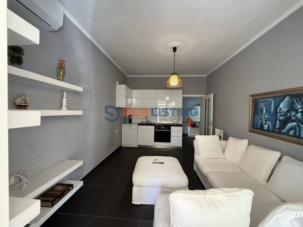 Japim me qira apartament 1+1 prane Gardes ne zonen e bllokut