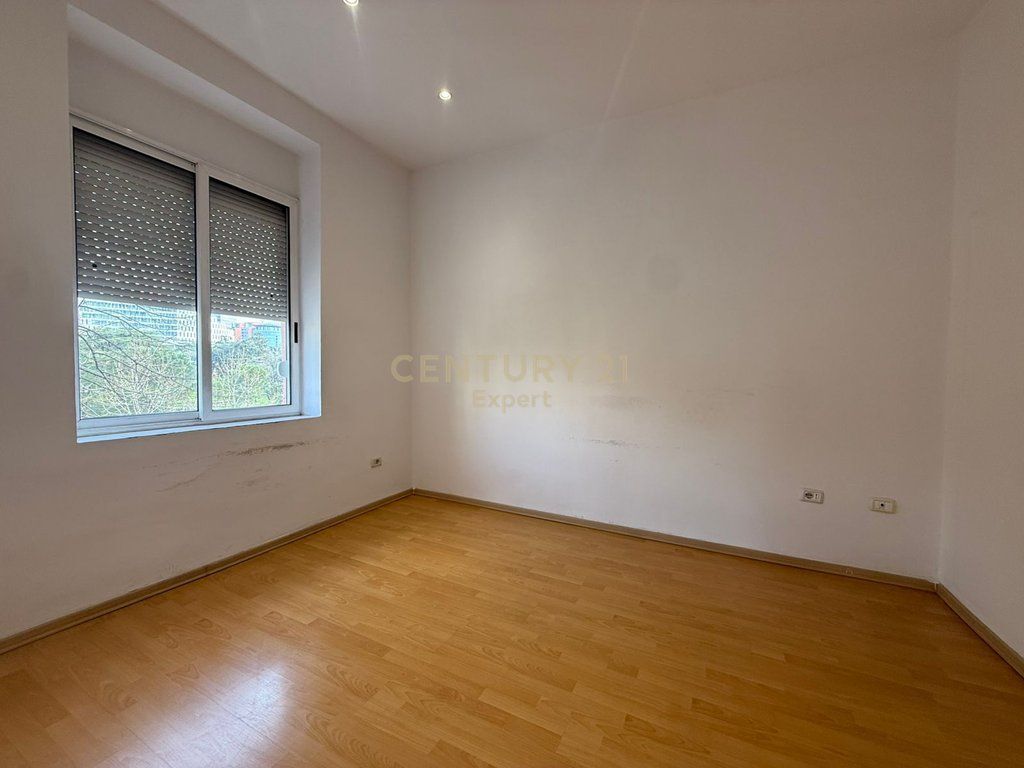 JAPIM ME QIRA APARTAMENT 3+1 PER ZYRA PRANE TAIWANIT !