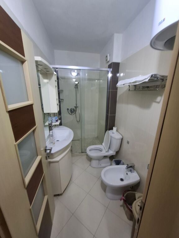 Vendesi in vendita 1+1 vicino a Shkembi i kavajes