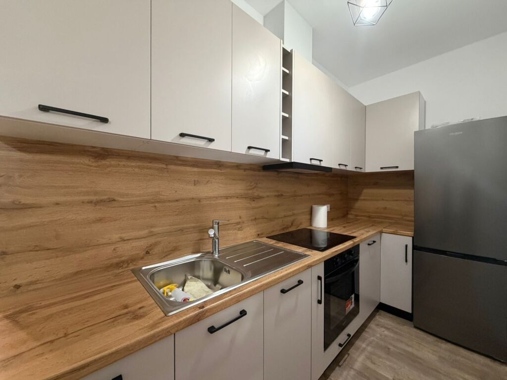 Aura Laprake, Japim apartament 1+1 me qera