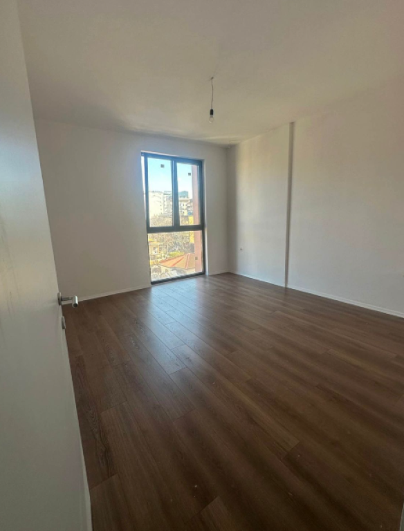 Office for Rent – Roma Gallery | Kavajës Street