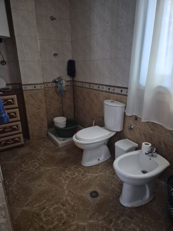 Apartament 1+1 me qera prane Qsut tek Spitali Amerikan 2