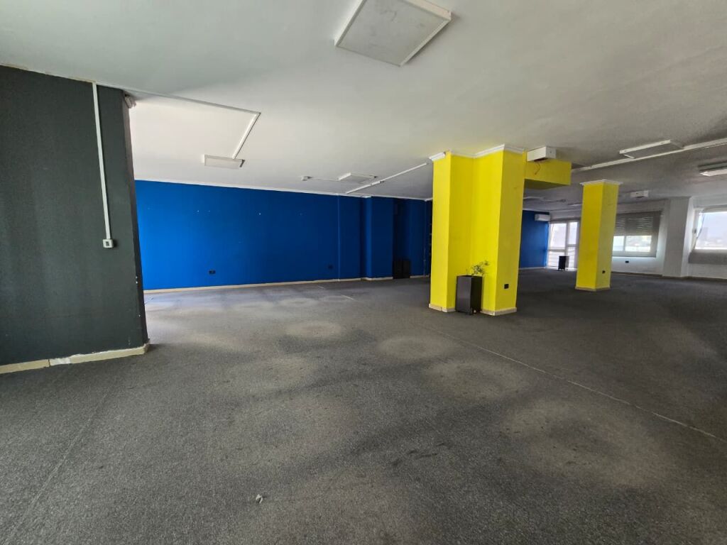 Premises for rent 530m2 in Delijorgj