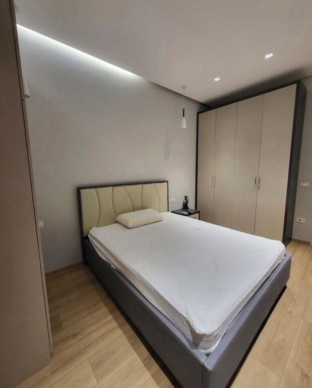 Shitet Apartament 1+1 Kompleksi Delijorgji