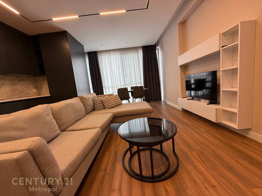 AFFITTASI APPARTAMENTO 3+1+2+POSTO AUTO, EX MERCATO ELETTRICO!