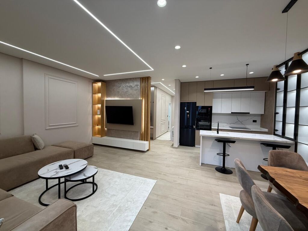 Jepet me qira apartament 2+1+2 me post parkimi tek Rezidenca Sofia, pranë TEG.