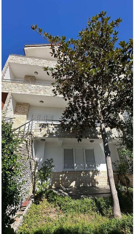 4-storey villa for sale in the Shkoze area