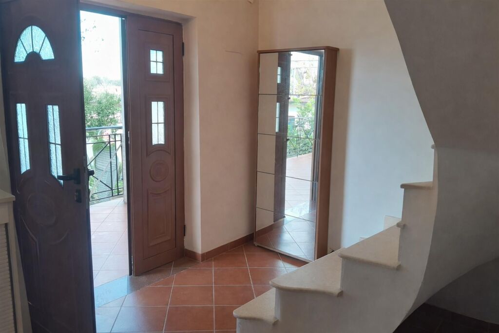 Shtepi private me oborr Vlore