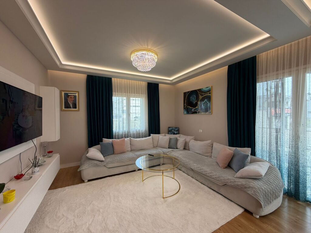 shitet shtepi 1 kateshe ne kenete