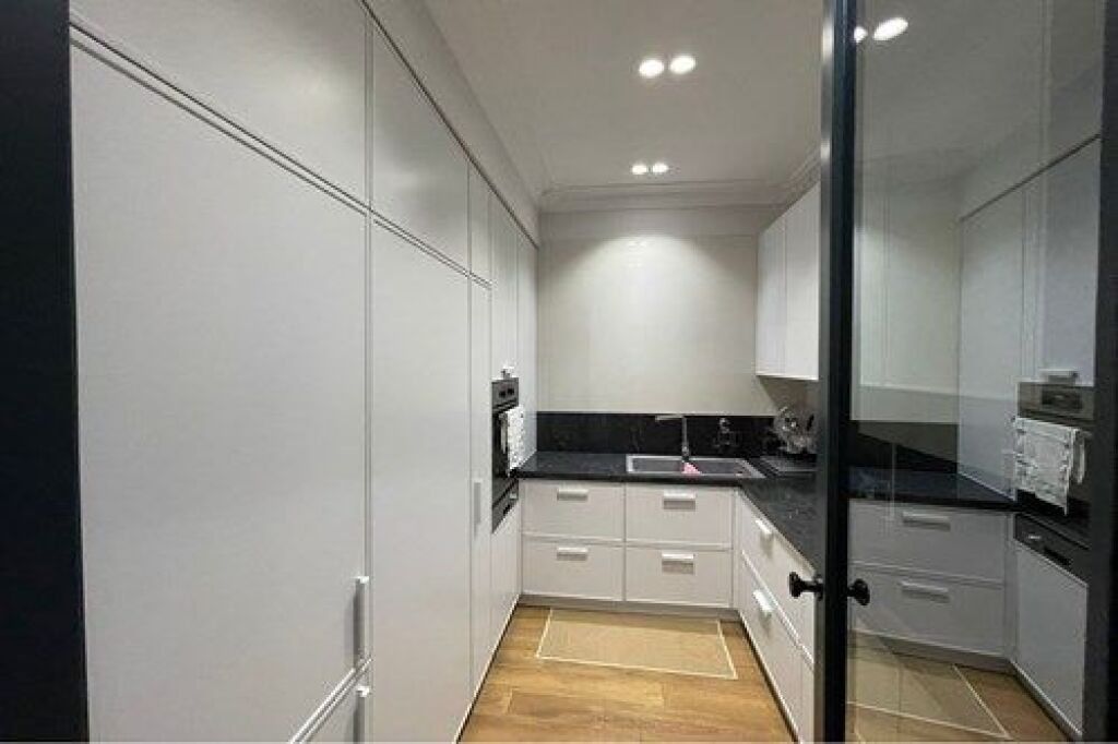 Apartament 2+1+2 me qira në qendër të Tiranës