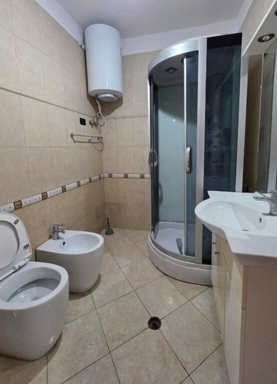 Shitet, Apartament 2+1+2, Unaza e Re, Tirane..