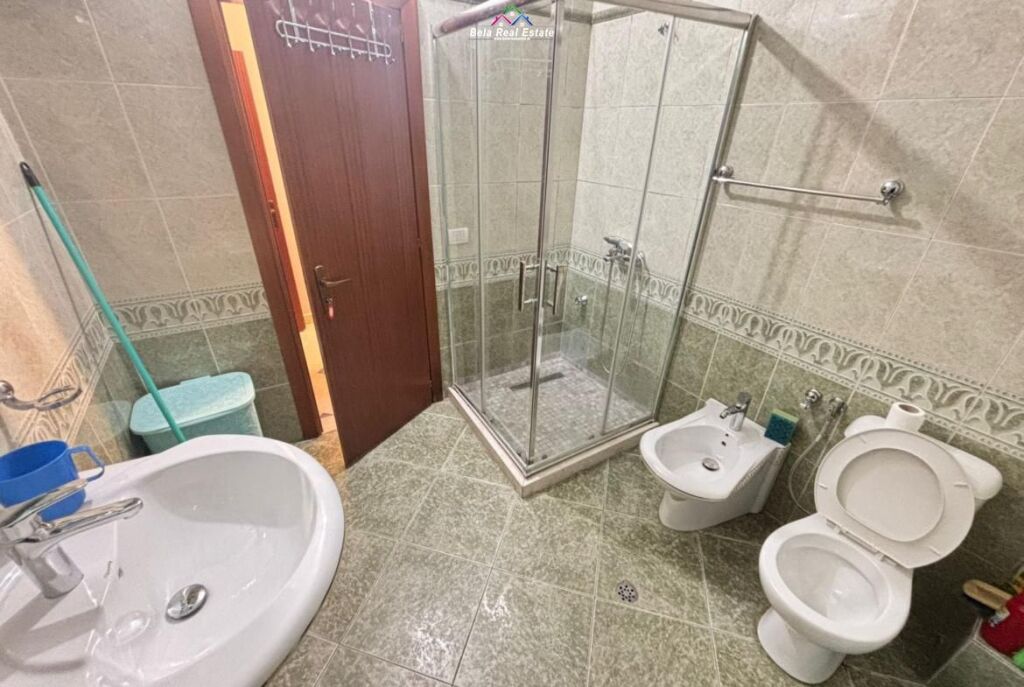Apartament Me Qera 1+1 Tek Komuna e Parisit (ID B2101543) Tirane