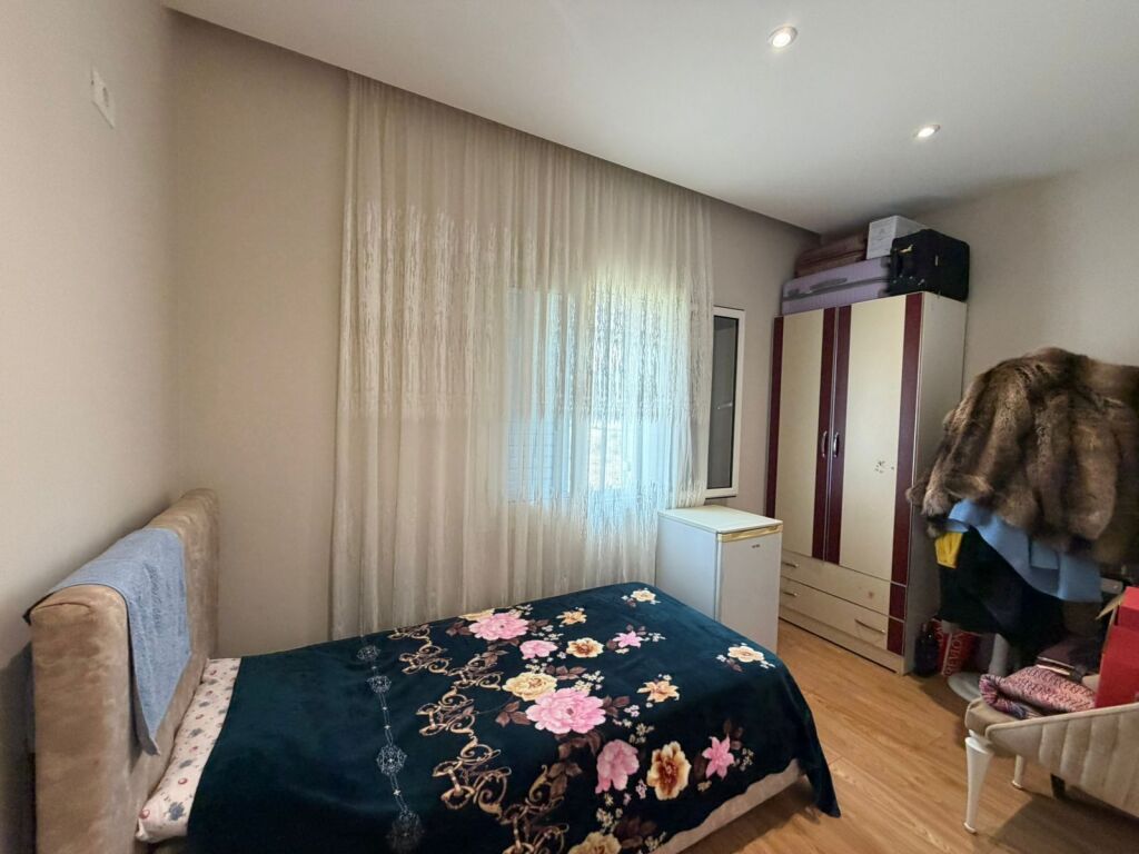 shitet shtepi 1 kateshe ne kenete